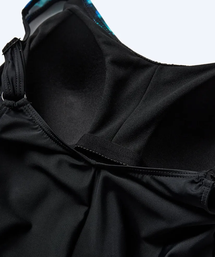 Watery badedragt plus size til damer m. blomster - Vale - Sort/blå