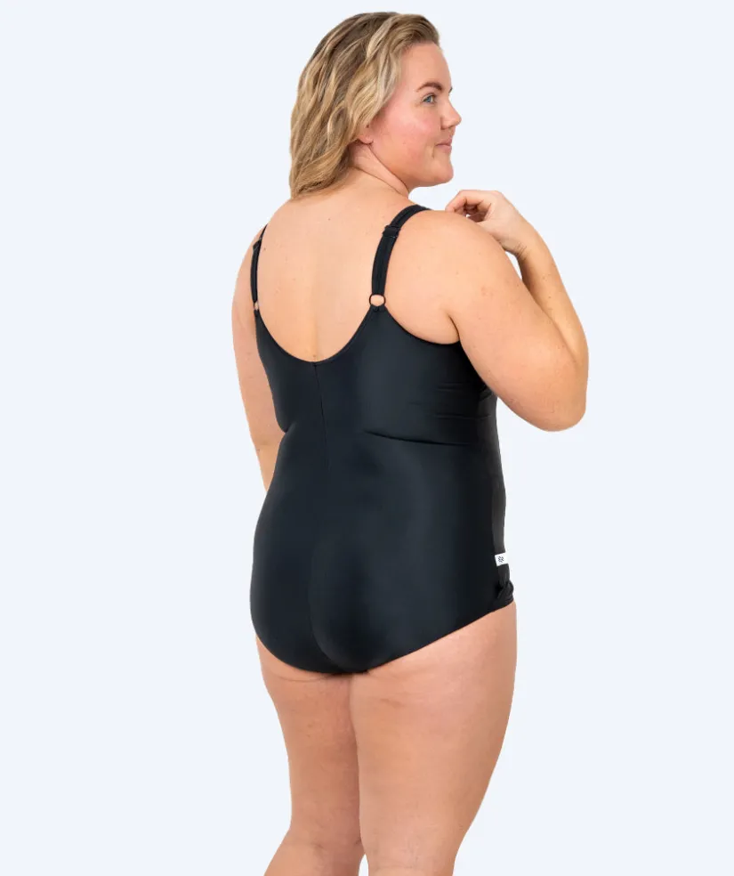 Watery badedragt plus size til damer m. blomster - Vale - Sort/blå