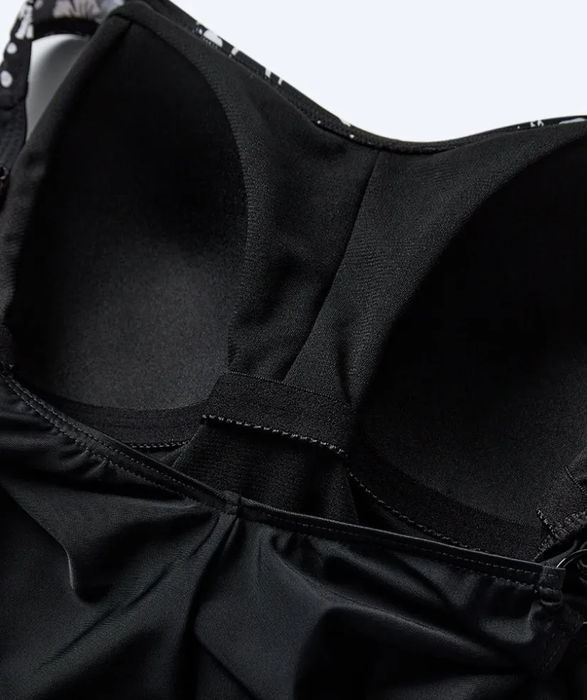 Discount Watery badedragt plus size til damer m. blomster - Vale - Sort/hvid
