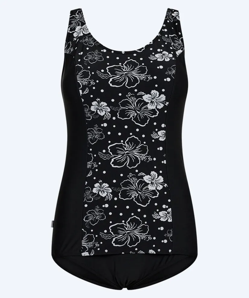 Discount Watery badedragt plus size til damer m. blomster - Vale - Sort/hvid