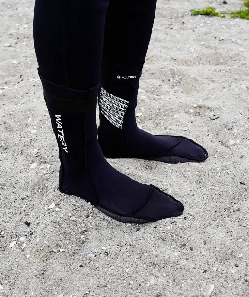 Best Watery neoprensæt - Calder Pro (2,5 - 4mm) - Sort