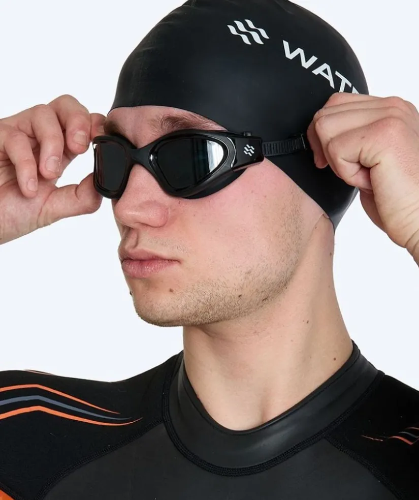 Clearance Watery nærsynede svømmebriller med styrke til voksne - (-2.0) – (-6.0) - Raven Active - Sort (Smoke linse)