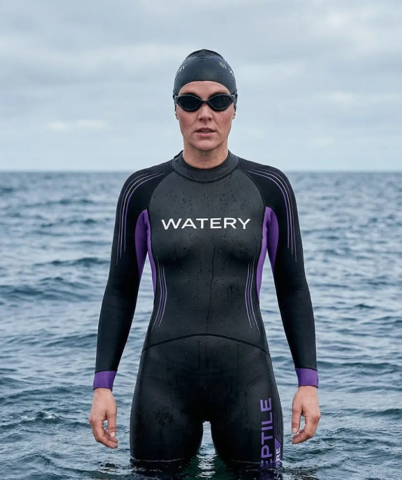 Online Watery våddragt til damer - Reptile Core - Sort/lilla
